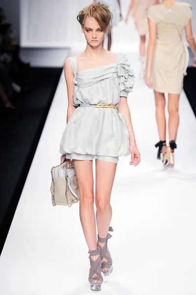 Look 22